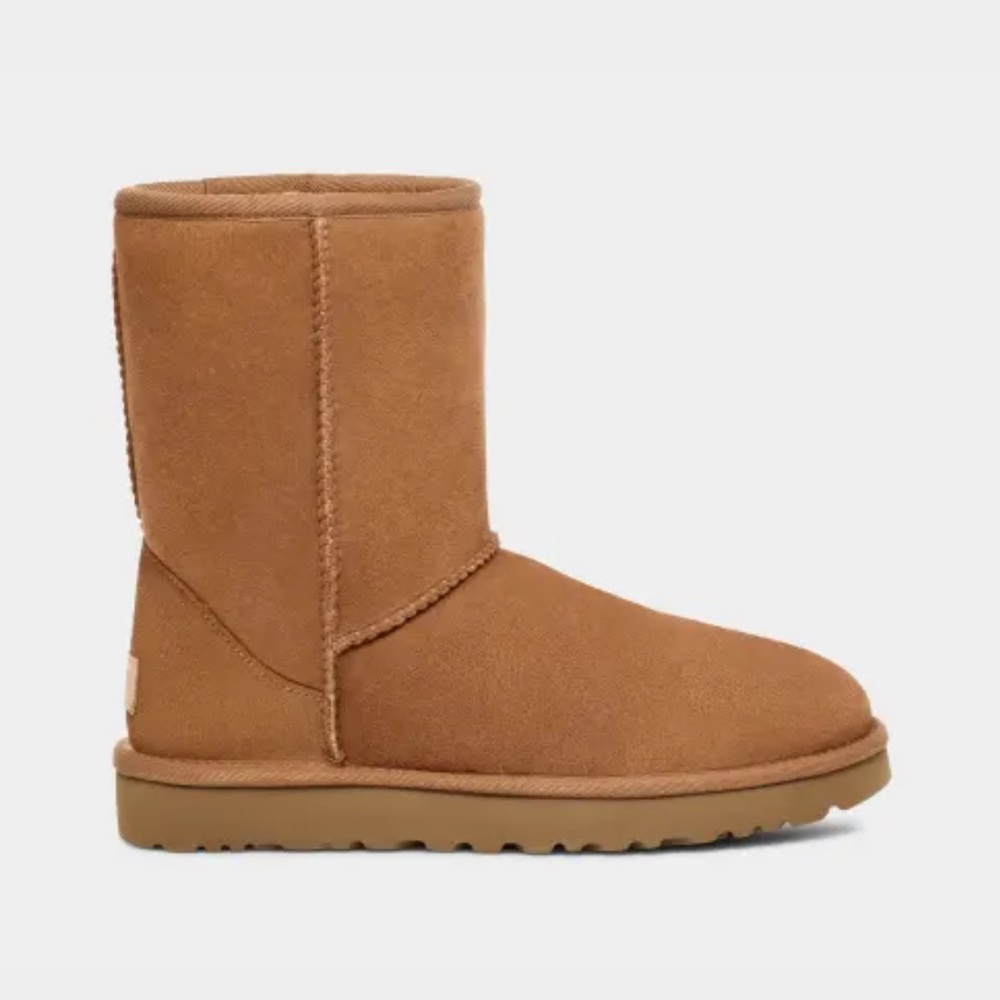 Uggs Chestnut (size 9)